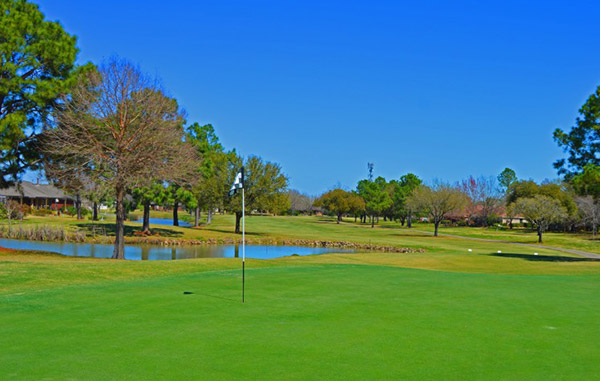 Golfing near Manvel, Texas | Pearland RV Park